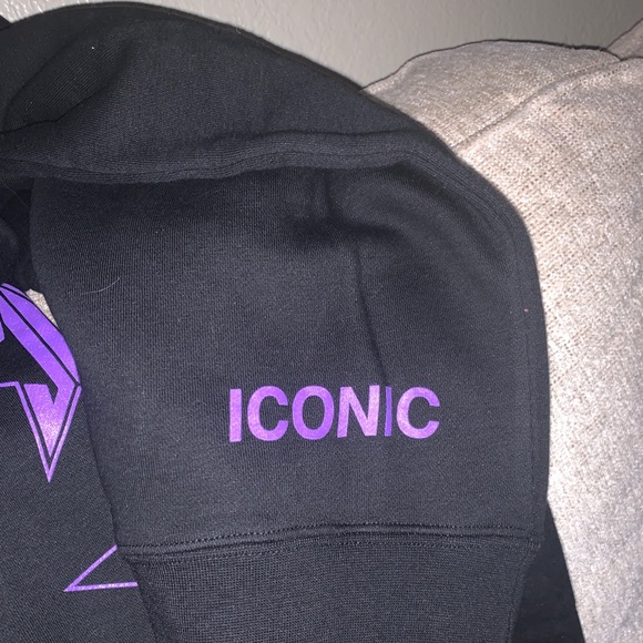 Jeffree Star Cosmetics 5th Anniversary Hoodie - Picture 3 of 4